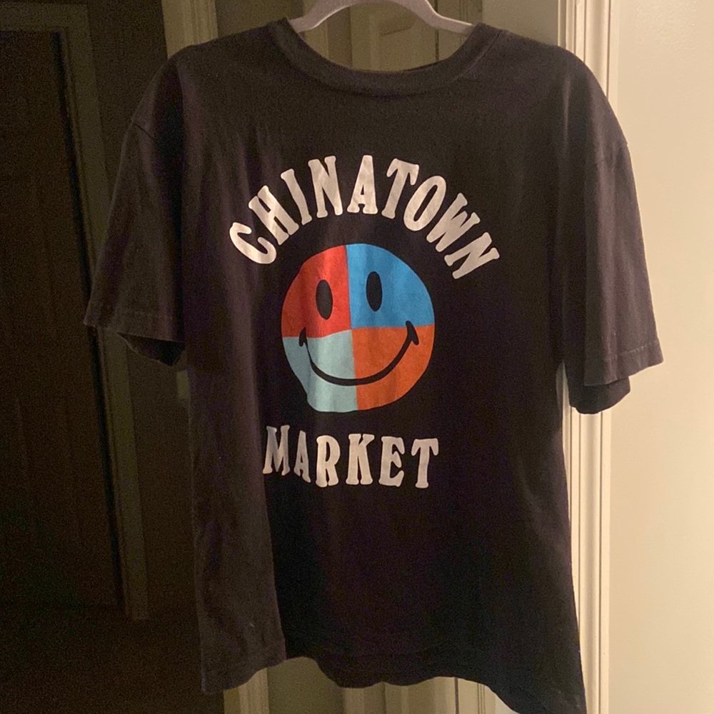 Chinatown market smiley face tee